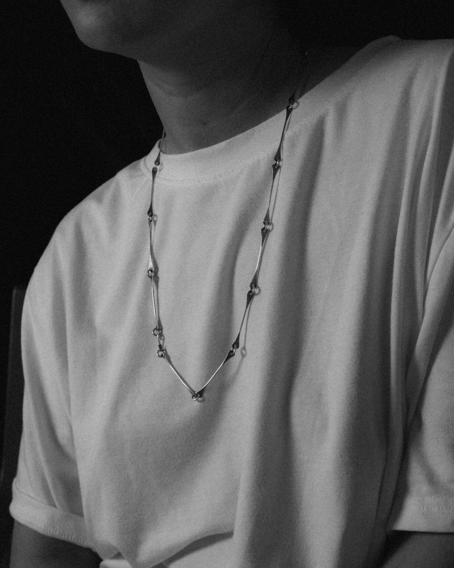 LIGHT BAR BONE NECKLACE