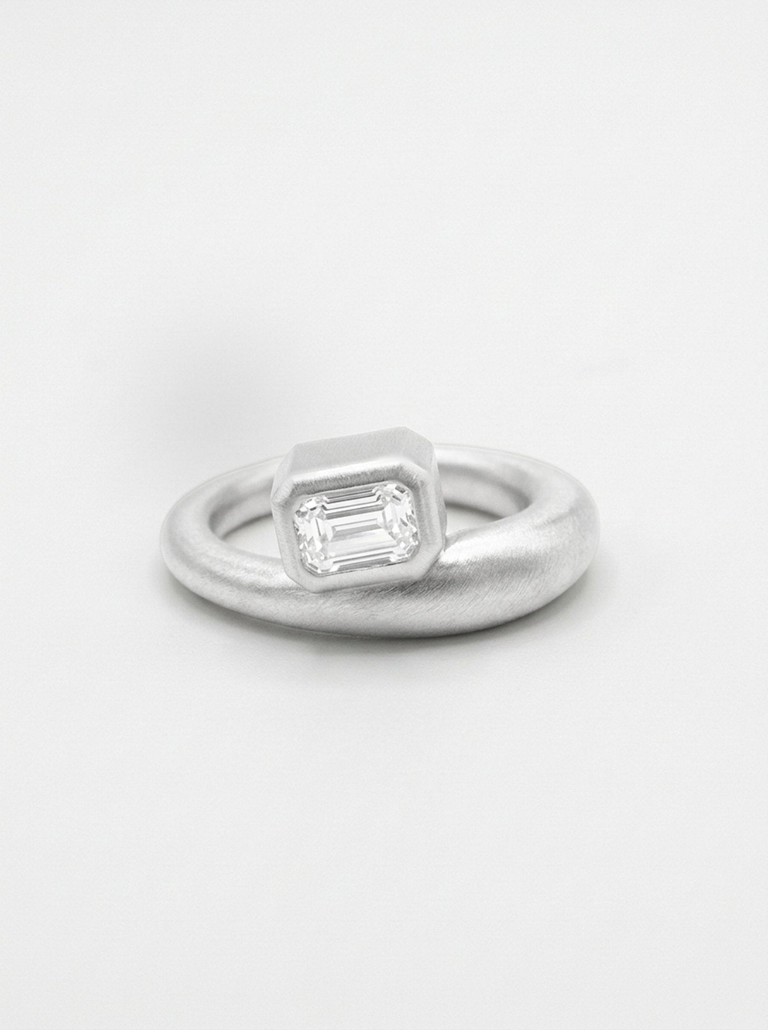 AMES RING - Cklasic Designs