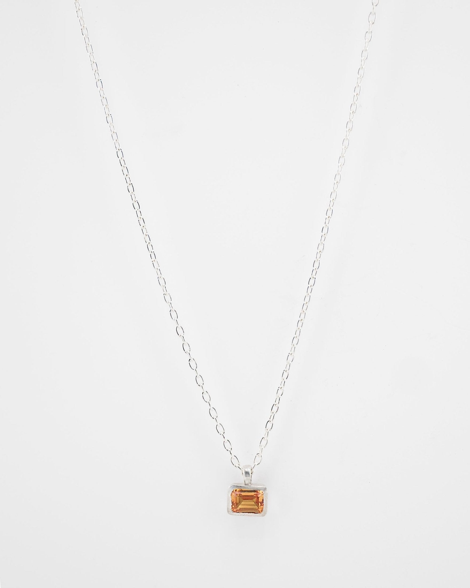 OLIVE NECKLACE - Cklasic Designs