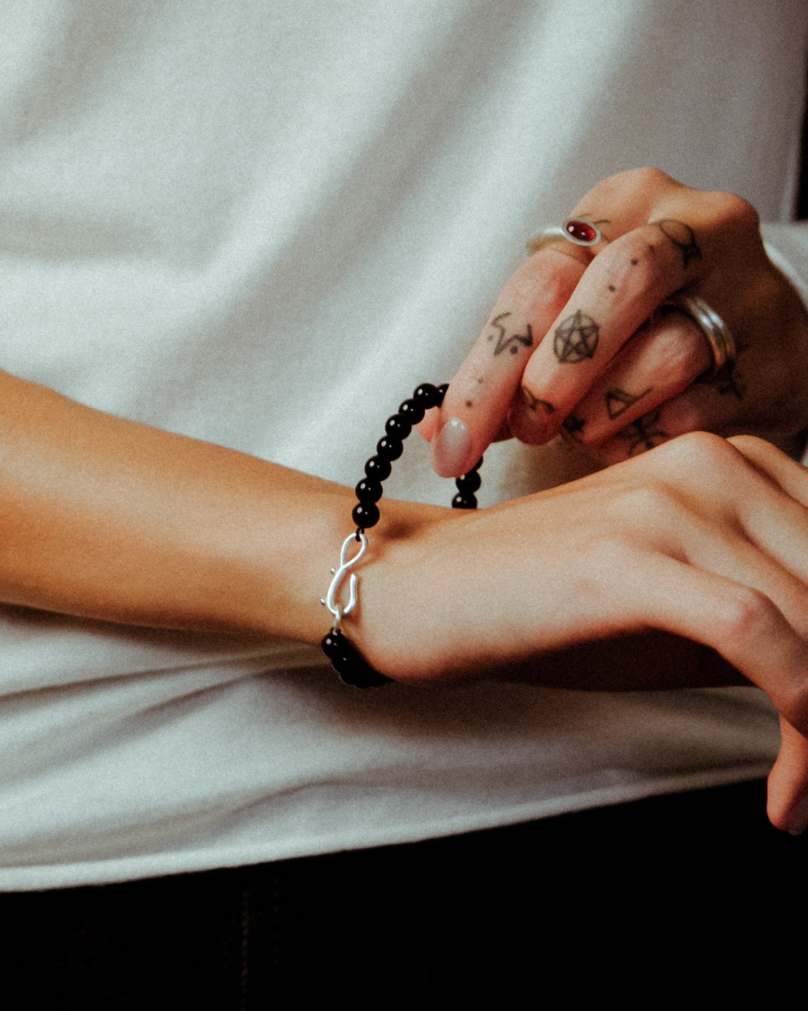 SMALL HINA BRACELET, ONYX - Cklasic Designs